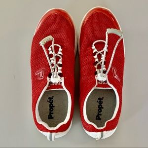 PROPET womens TRAVEL WALKER ll Red Mesh  slip on walking shoes/ sneakers - EUC